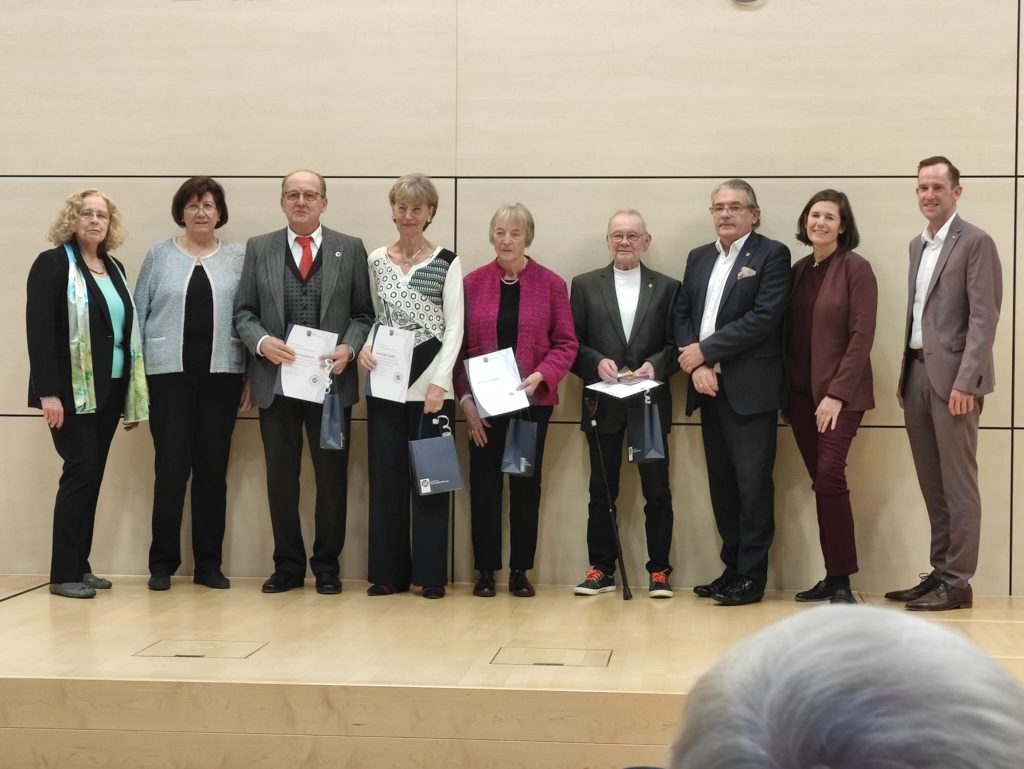 Ehrung durch den Landrat für 40-jährige aktive Sangestätigkeit